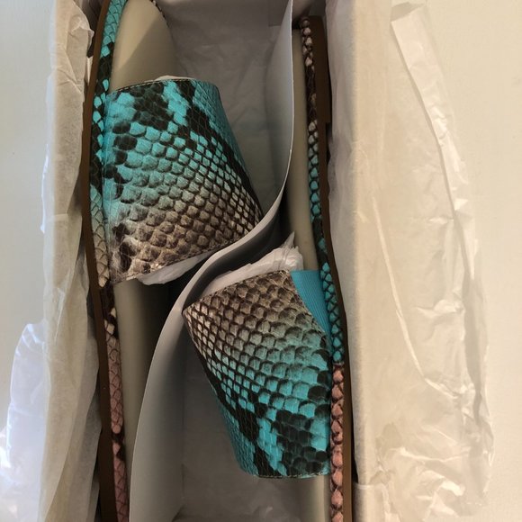 Brand New Michael Kors Hayworth Slide - 40S2HAFP2E - Picture 10 of 11